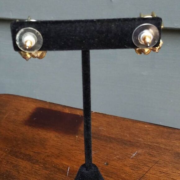 Betsey Johnson Crystal Heart Rose Cluster Pierced Earrings - Picture 2 of 4